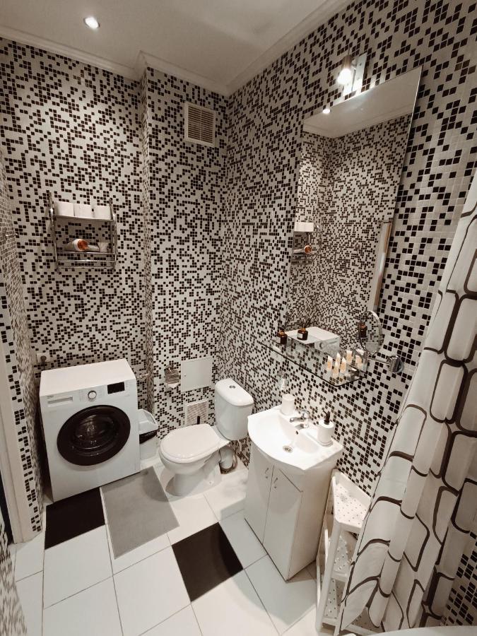 Centrally Located Studio Apartment Riga Exterior foto