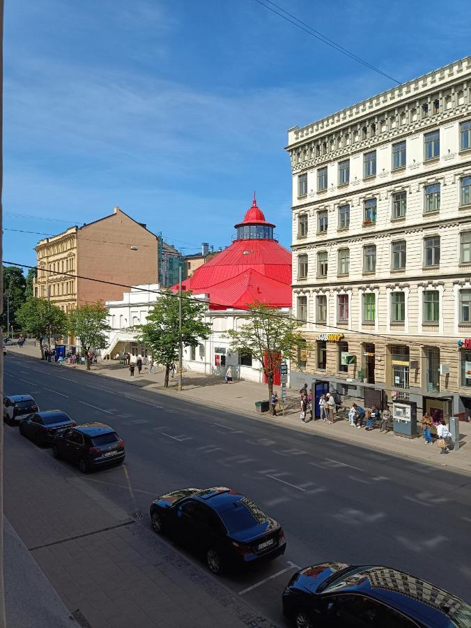 Centrally Located Studio Apartment Riga Exterior foto